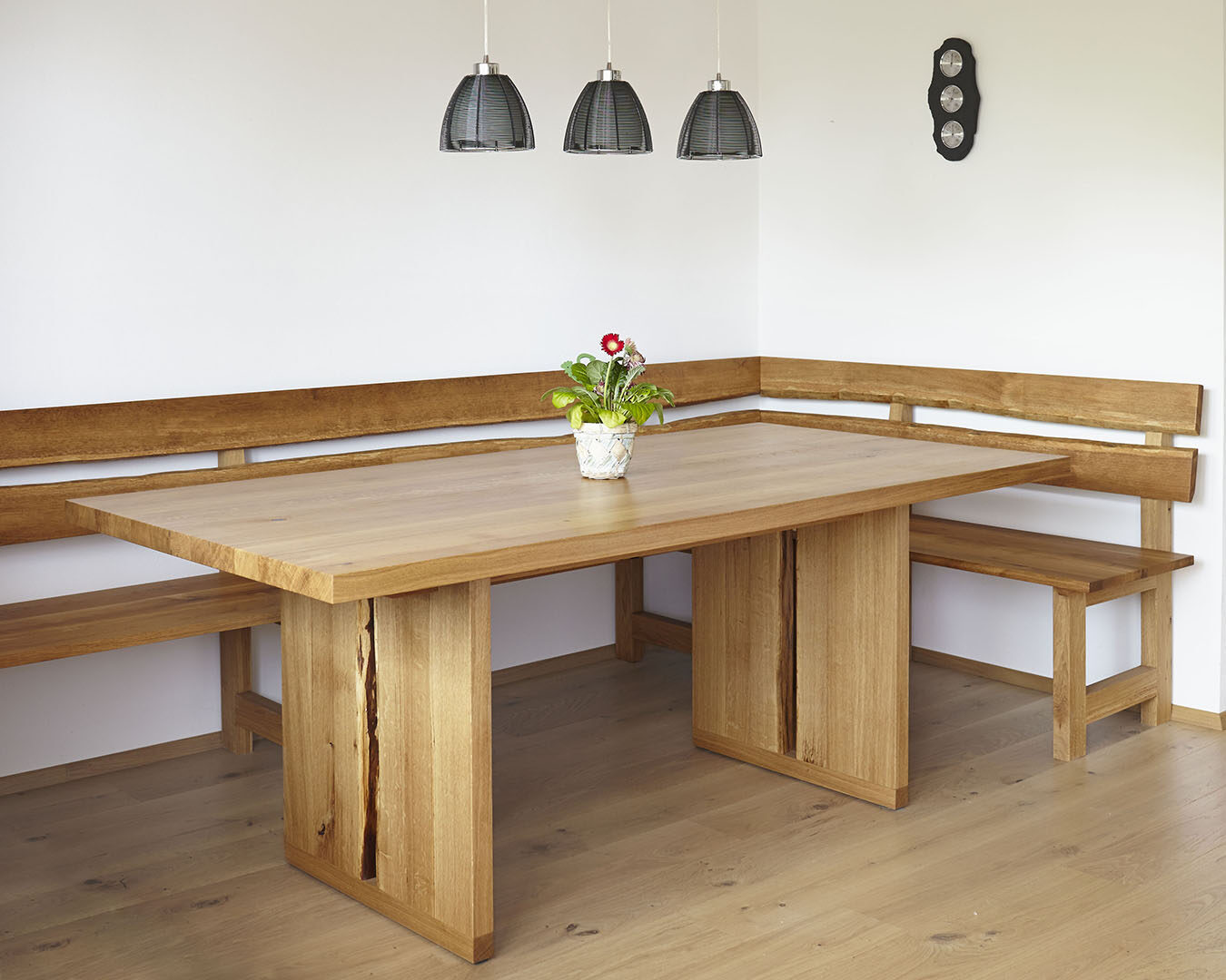 Betten und Wohnmöbel